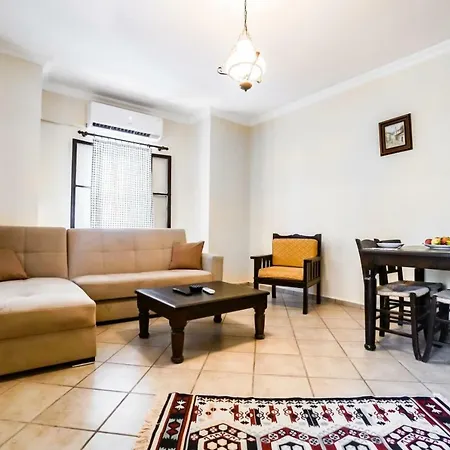 Mira Suites Hotel 3*