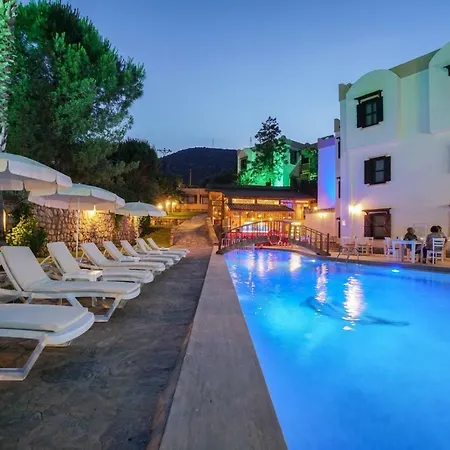 Hotel Mira Suites 3*