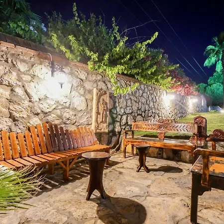 Mira Suites Hotel 3*